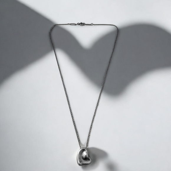 Tiffany & Co. Elsa Peretti® Small Bean® Pendant Necklace - Picture 9 of 12